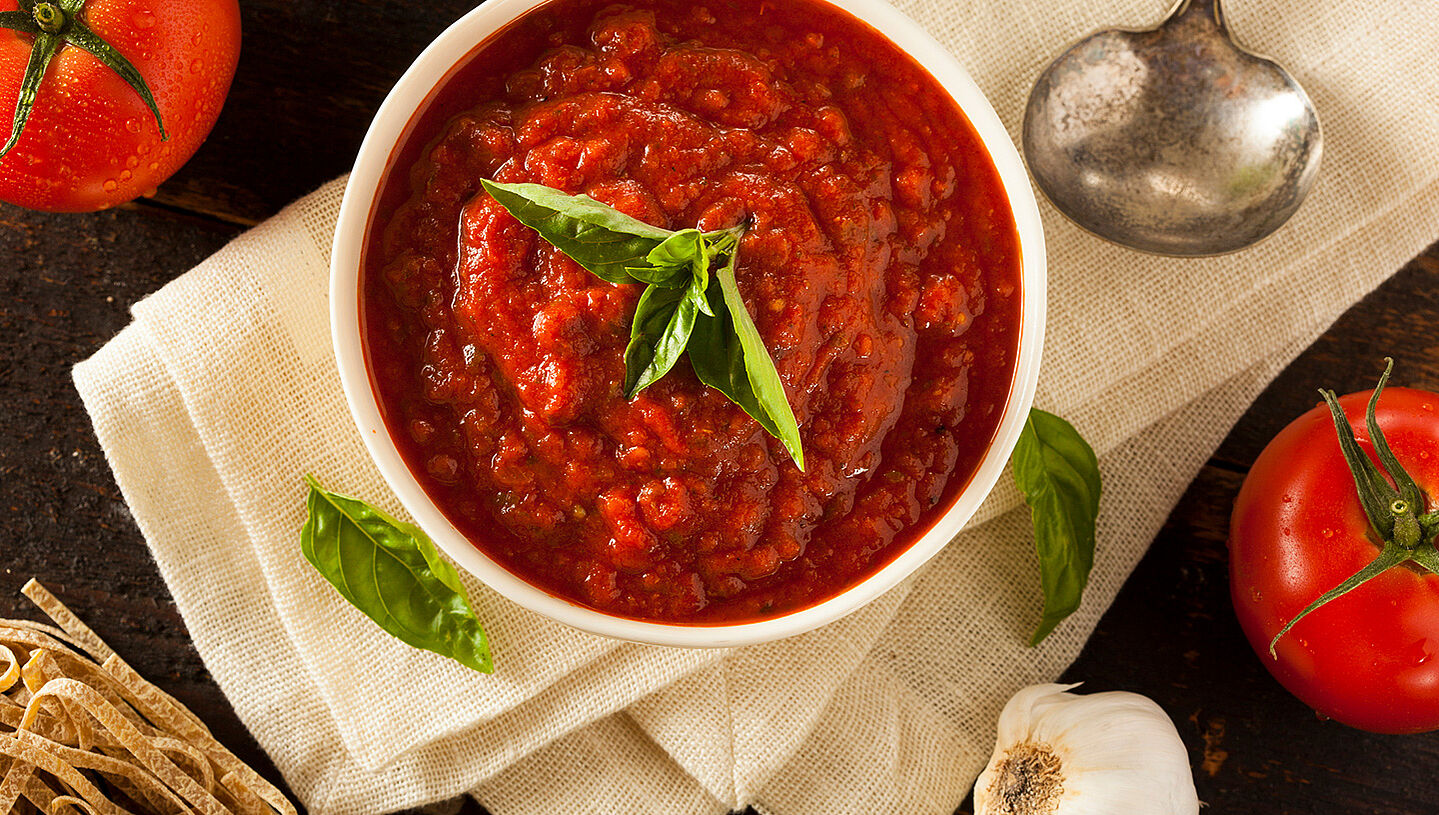 Homemade Italian tomato sauce