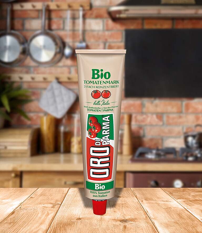 Double concentrated organic tomato paste from ORO di Parma in a 200g tube.