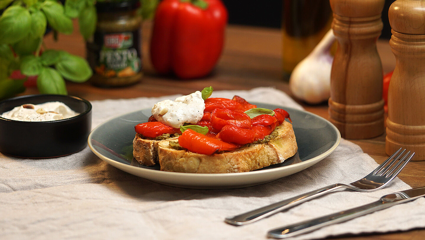 Gegrillte Paprika mit Ricotta-Pinienkerncreme