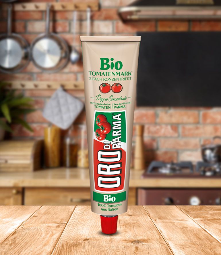 Double concentrated organic tomato paste from ORO di Parma in a 200g tube.
