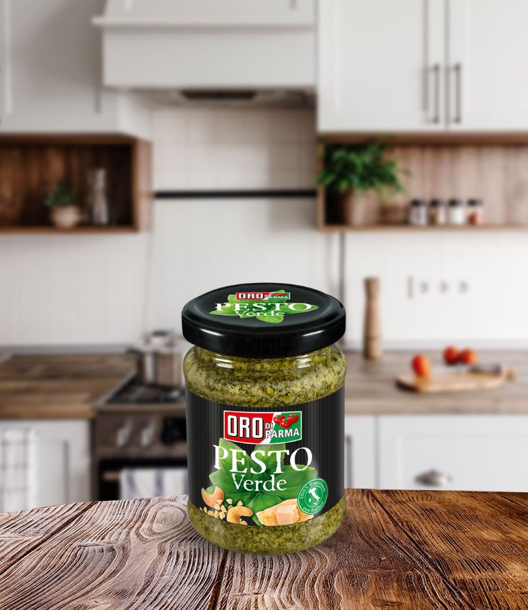 Pesto verde from ORO d´Italia in a 156ml glass.