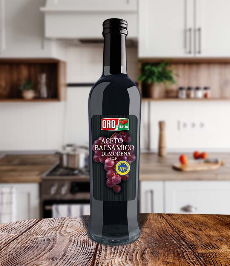 Aceto Balsamico di Modena from ORO d´Italia in a 500ml glass bottle.